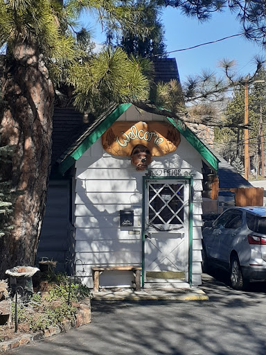 Hillcrest Suites & Cabins image