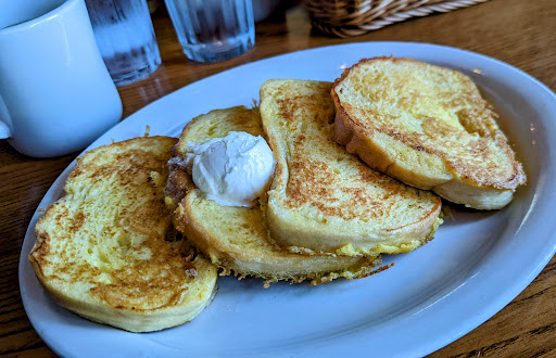 American Restaurant «Cracker Barrel Old Country Store», reviews and photos, 475 Rivers Edge Dr, Milford, OH 45150, USA