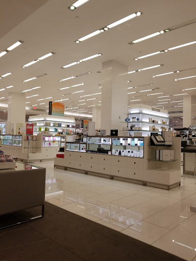 Department Store «Lord & Taylor», reviews and photos, 99 Rockingham Park Blvd, Salem, NH 03079, USA