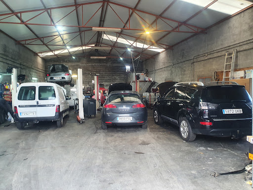 Nespereira Lage Taller en O Pereiro de Aguiar, Ourense