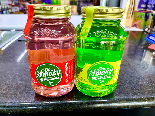 Liquor Store «Holiday Spirits», reviews and photos, 6005 N Oak Street Extension, Valdosta, GA 31605, USA