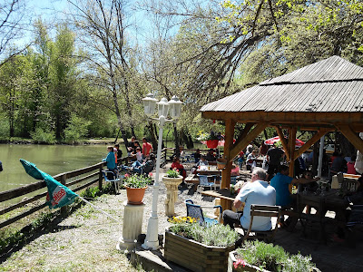 Camping Les Gravieres à Neffes