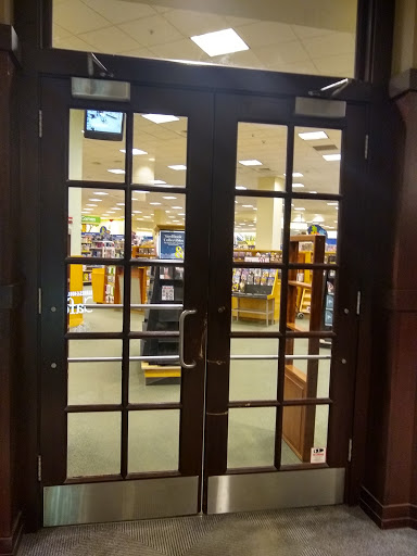 Book Store «Barnes & Noble», reviews and photos, 230 Main St, White Plains, NY 10601, USA