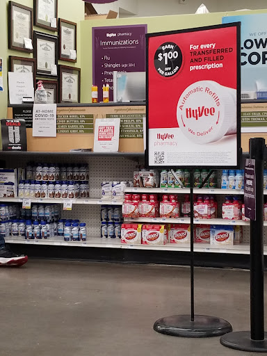 Grocery Store «Hy-Vee Mainstreet», reviews and photos, 510 E 6th St, Muscatine, IA 52761, USA