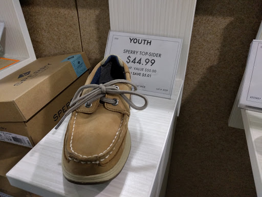 Shoe Store «DSW Designer Shoe Warehouse», reviews and photos, 19500 Plummer St, Northridge, CA 91324, USA