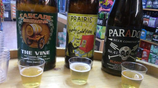 Gourmet Grocery Store «Garden Gourmet Market», reviews and photos, 1130 N Ashland Ave, Chicago, IL 60622, USA