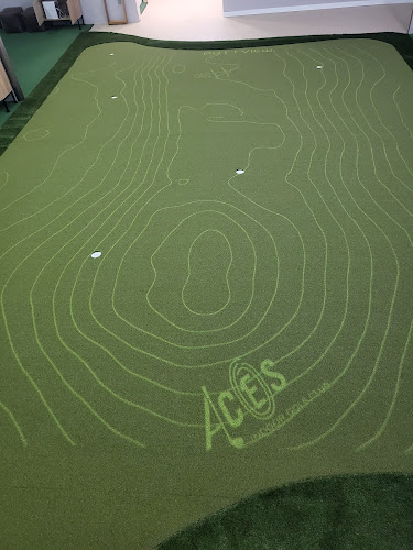 Aces Indoor Golf Club