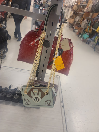 Department Store «T.J. Maxx», reviews and photos, 3111 111th St, Naperville, IL 60540, USA