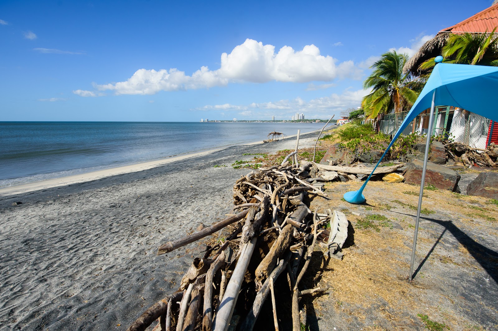 Foto van Playa Malibu met recht en lang