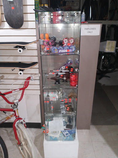 Bicycle Store «Barlow Bikes and boards», reviews and photos, 315 S Columbia River Hwy, St Helens, OR 97051, USA