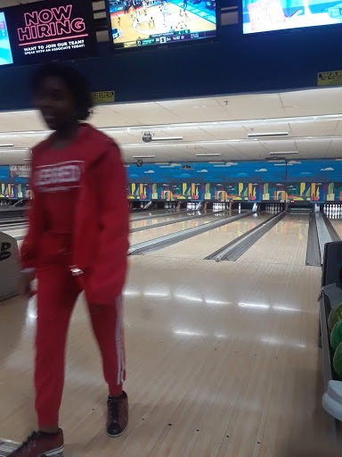 Bowling Alley «Brunswick Zone Glendale Heights», reviews and photos, 558 North Ave, Glendale Heights, IL 60139, USA