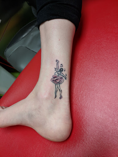 Tattoo Shop «Alternative Tattoo», reviews and photos, 613 Hilltop Rd, Curtis Bay, MD 21226, USA