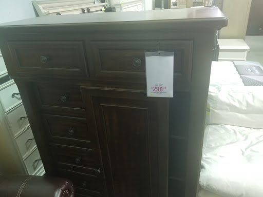 Furniture Store «American Signature Furniture», reviews and photos, 1924 W International Speedway Blvd, Daytona Beach, FL 32114, USA