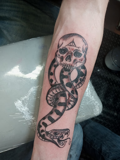 Tattoo Shop «No Regrets Tattoo Studio», reviews and photos, 4132 Atlanta Hwy #205, Loganville, GA 30052, USA