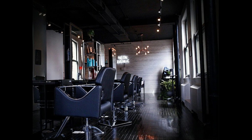Neon Avenue Salon 60602