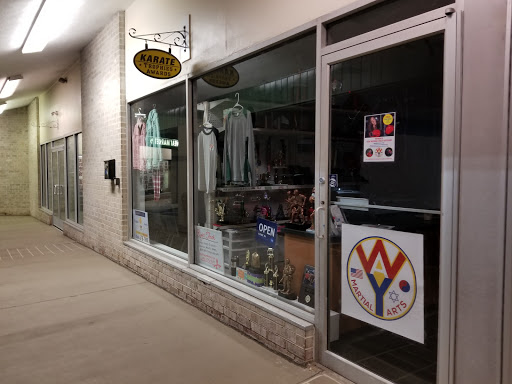 Shopping Mall «Parkway Shopping Center», reviews and photos, 929 S High St #22, West Chester, PA 19382, USA