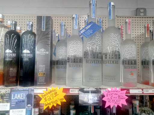 Liquor Store «Yankee Spirits», reviews and photos, 376 Main St, Sturbridge, MA 01566, USA