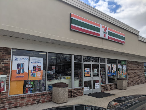 Convenience Store «7-Eleven», reviews and photos, 1905 W Golf Rd, Schaumburg, IL 60194, USA
