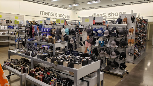 Shopping Mall «Laurelwood Shopping Center», reviews and photos, 422 S Grove Park Rd, Memphis, TN 38117, USA