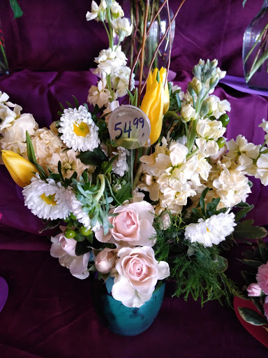 Florist «Metro Florist & Gifts», reviews and photos, 216 W 6th St, Ferris, TX 75125, USA
