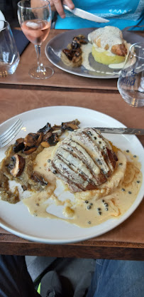 Sauce aux champignons du Restaurant français L'Estaminet Maroilles - n°2