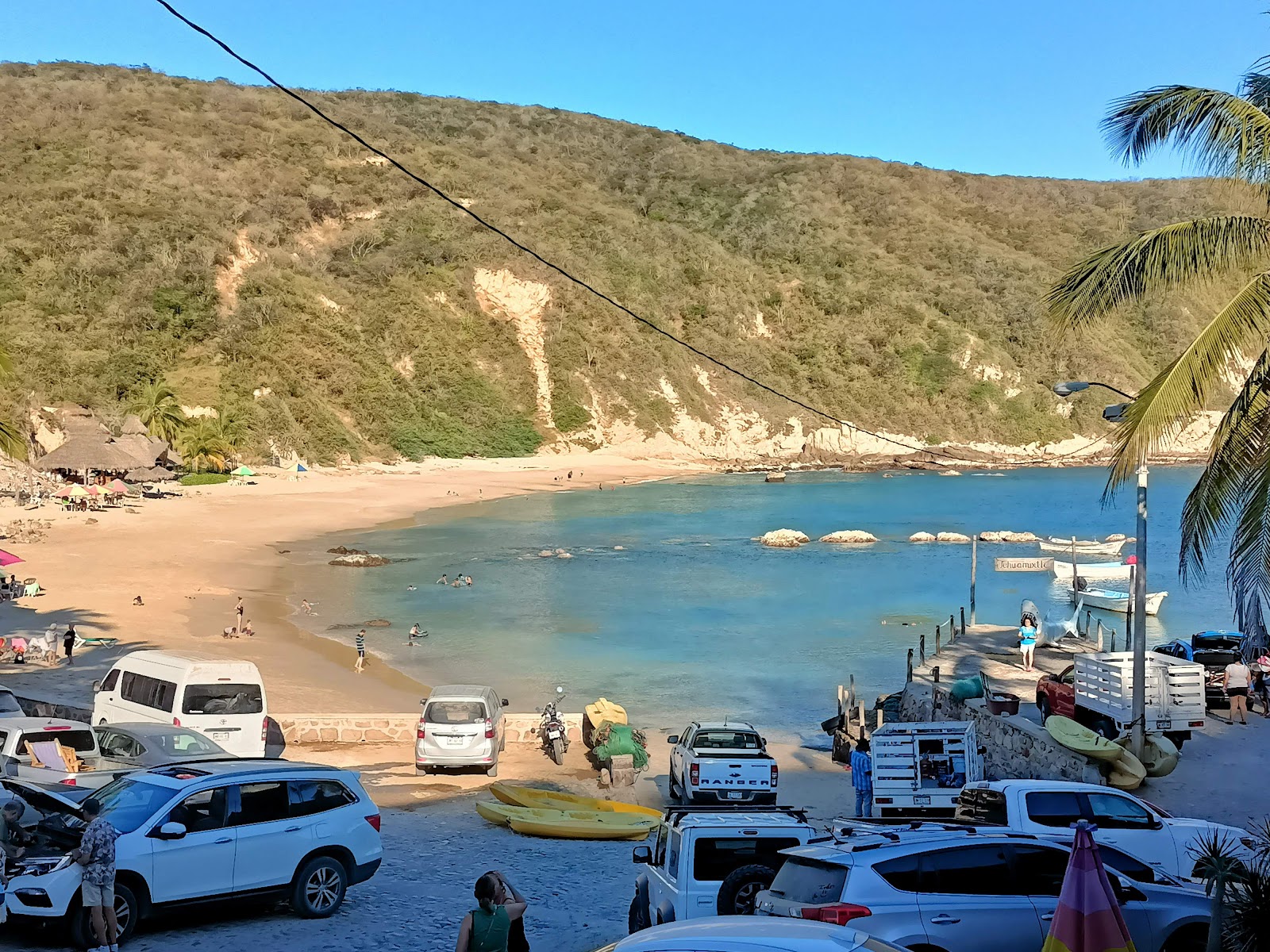 Fotografija Tehuamixtle beach in naselje