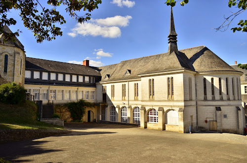 Centre de colonie de vacances Domaine de l'Abbaye de Saint-Maur : Association OVAL Gennes-Val-de-Loire