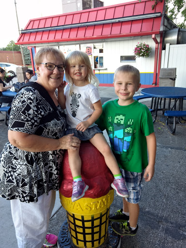 Ice Cream Shop «Dairy Zone», reviews and photos, 2219 E University Ave, Des Moines, IA 50317, USA