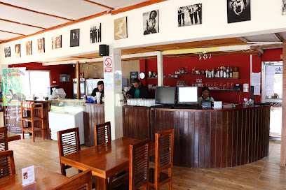Cafe San Cristobal - 39WQ+W28, Avenida Quito, Puerto Baquerizo Moreno, Ecuador