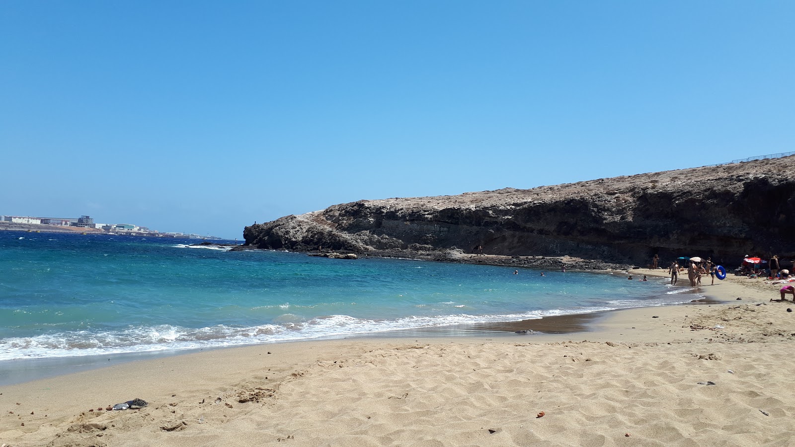 Fotografija Playa de Aguadulce nahaja se v naravnem okolju