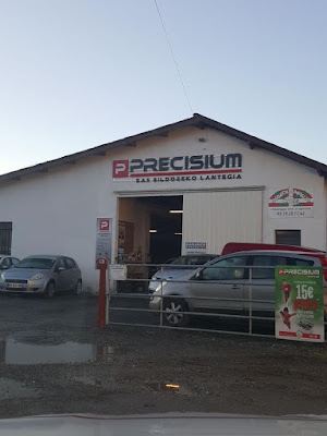 PRECISIUM - GARAGE BILDOZEKO LANTEGIA à Viodos-Abense-de-Bas