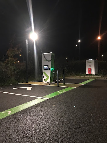 Borne de recharge de véhicules électriques Allego Station de recharge Abbeville
