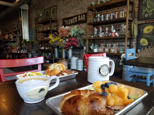 Market «Birdies Market & Catering | Grassroots Coffee», reviews and photos, 206 N Patterson St, Valdosta, GA 31601, USA