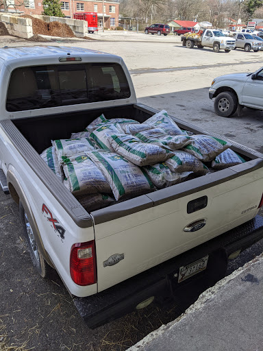 Farm Equipment Supplier «Maury Farmers Co-Op», reviews and photos, 423 Westover Dr, Columbia, TN 38401, USA