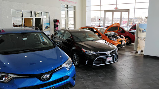 Toyota Dealer «Pauly Toyota», reviews and photos, 1035 S Illinois Rte 31, Crystal Lake, IL 60014, USA