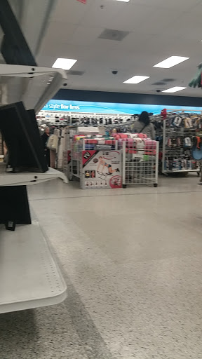 Clothing Store «Ross Dress for Less», reviews and photos, 628 Palomar St, Chula Vista, CA 91911, USA