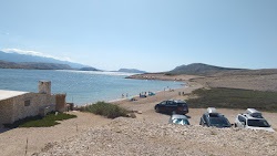 Photo de Prnjica beach avec rivage droit, long