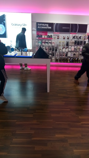 Cell Phone Store «T-Mobile», reviews and photos, 852 NJ-3 Suite 206, Clifton, NJ 07012, USA