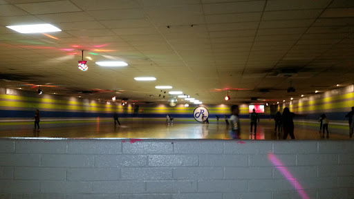Roller Skating Rink «Rollero Family Roller Skating Center LLC», reviews and photos, 7318 W Indian School Rd, Phoenix, AZ 85033, USA