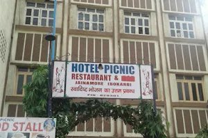 Hotel Picnic - Restaurant & Bar image