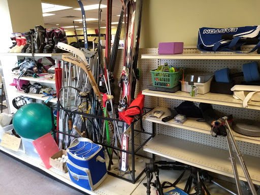 Thrift Store «Sister Carmen Community Center Thrift Store - Shop 9am-6pm, Donate 9am-5pm», reviews and photos