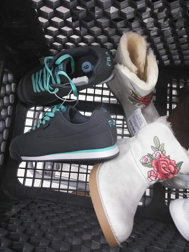 Shopping Mall «Oakdale Village Shopping Center», reviews and photos, 8301 3rd St N, St Paul, MN 55128, USA