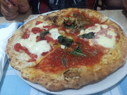 Pizzeria da Gaetano a Porta Capuana in Napoli, Città Metropolitana di Napoli