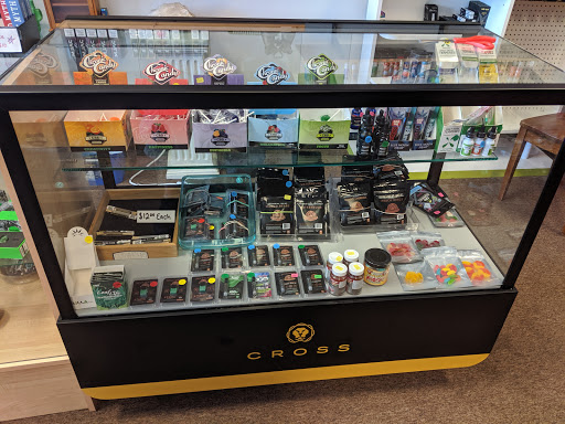 Tobacco Shop «Puffins Smoke Shop», reviews and photos, 194 Reservoir Ave, Pawtucket, RI 02860, USA