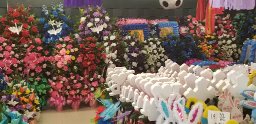 Florist «Davany Flowers & Pinatas», reviews and photos, 522 Cupples Rd, San Antonio, TX 78237, USA