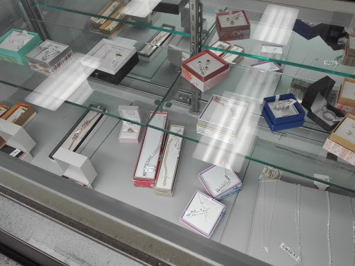 Clothing Store «Ross Dress for Less», reviews and photos, 1985 W Malvern Ave, Fullerton, CA 92833, USA