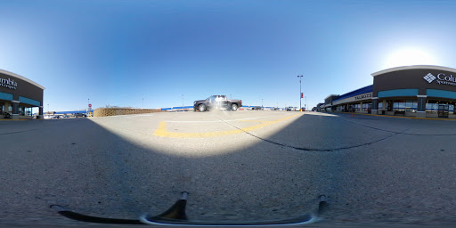 Sportswear Store «Columbia Sportswear at Tanger Outlets», reviews and photos, 455 Tanger Dr, Williamsburg, IA 52361, USA