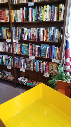 Book Store «Learned Owl Book Shop», reviews and photos, 204 N Main St, Hudson, OH 44236, USA