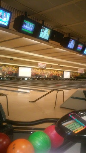 Bowling Alley «Ten Pin Strike & Spare Family Fun Center», reviews and photos, 200 Ten Pin Ln, Louisville, KY 40207, USA