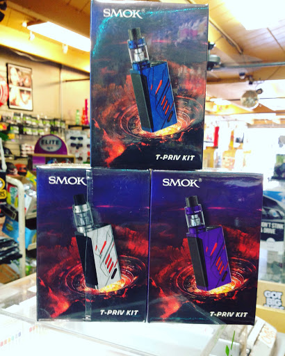 Gift Shop «Stay fly smoke shop», reviews and photos, 2645 El Camino Ave, Sacramento, CA 95821, USA